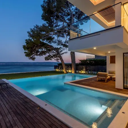 Glamorous 4 Bedrooms Seafront Paradise Private Pool Overlooking Sensational Sea Views Split