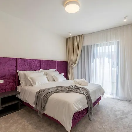 Glamorous 4 Bedrooms Seafront Paradise Private Pool فيلة *