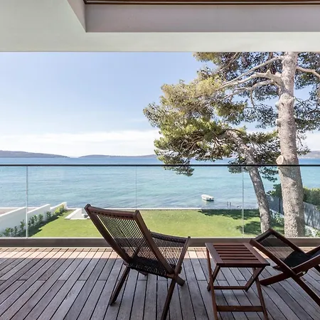 فيلة Glamorous 4 Bedrooms Seafront Paradise Private Pool