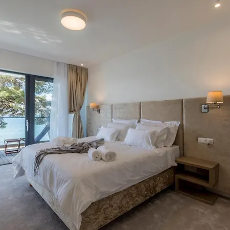 فيلة Glamorous 4 Bedrooms Seafront Paradise Private Pool