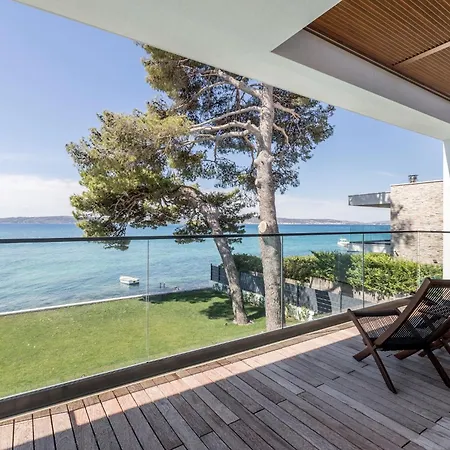 فيلة Glamorous 4 Bedrooms Seafront Paradise Private Pool