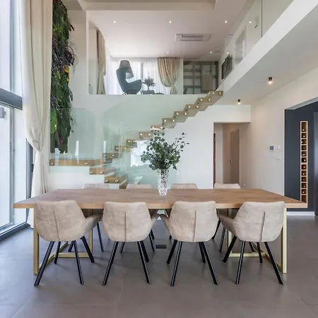 Glamorous 4 Bedrooms Seafront Paradise Private Pool Kaštela